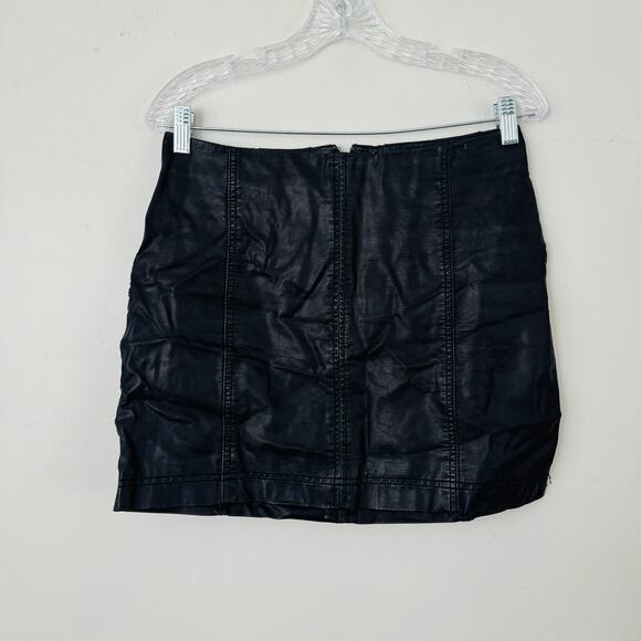 Free People Black Patent Leather Zip Up Skirt Women’s Size S - Picture 1 of 9